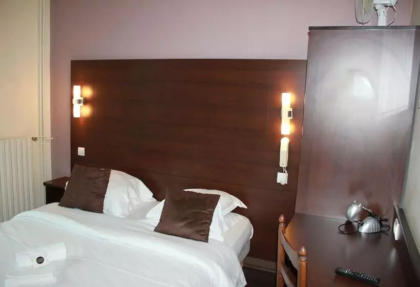 هتل Hôtel De La Beauronne