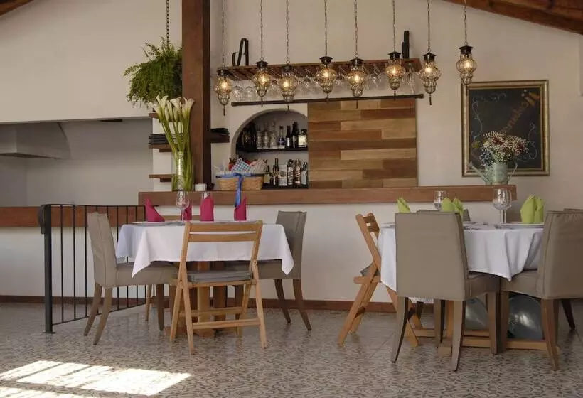 هتل Las Caballerizas