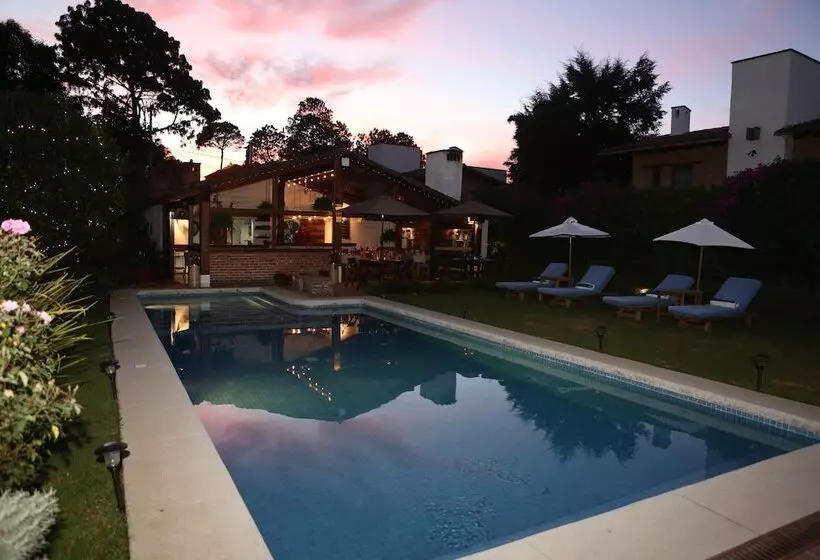 هتل Las Caballerizas