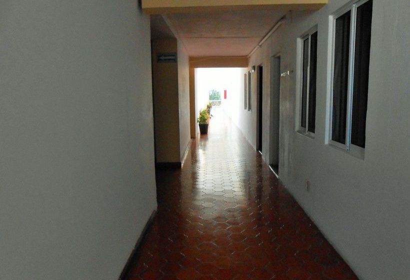 فندق Las Jacarandas