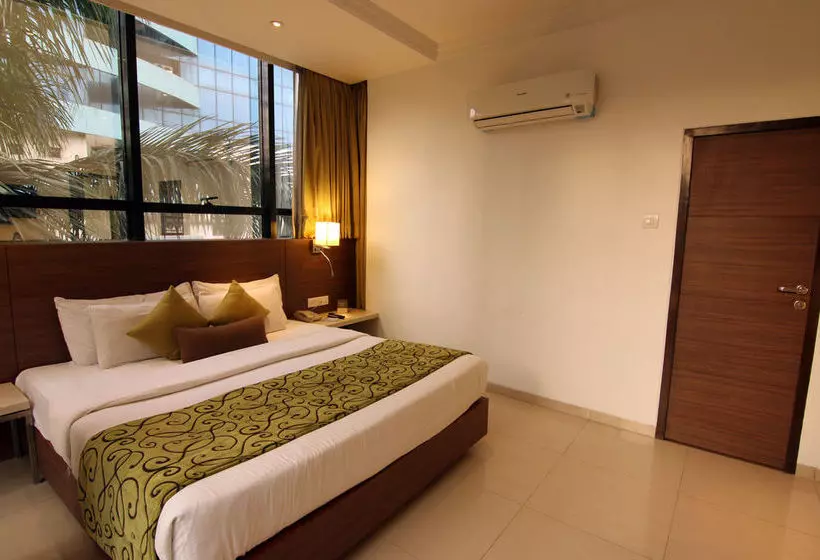 ホテル Oyo Premium Andheri East Seepz