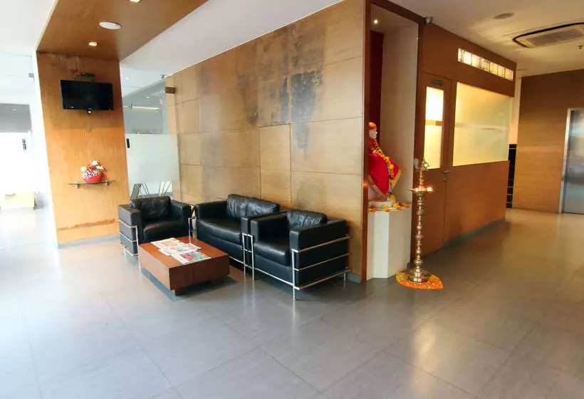 ホテル Oyo Premium Andheri East Seepz