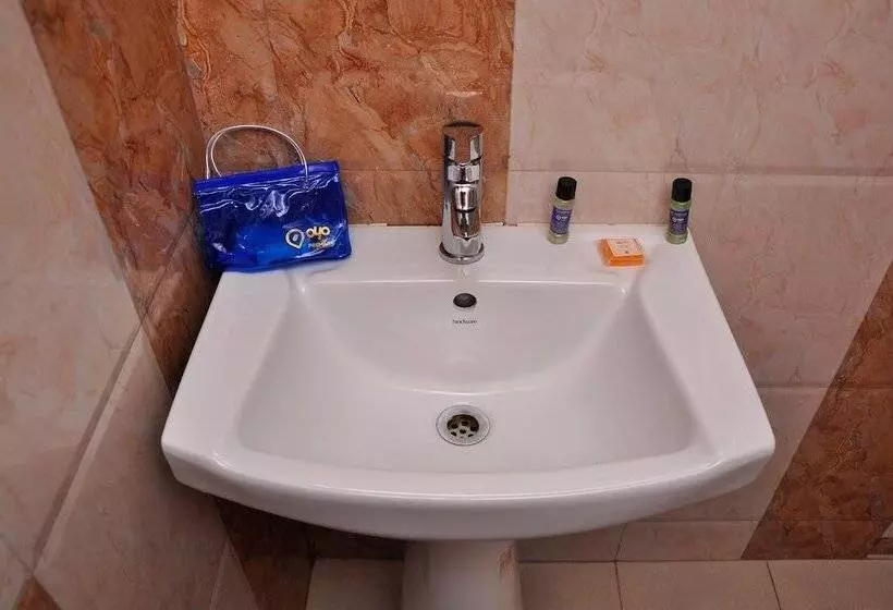 Hotel Oyo Rooms Convent Road Queens Land