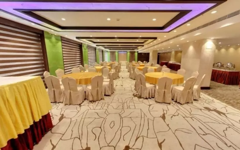 هتل The Byke Suraj Plaza Pure Veg, Thane