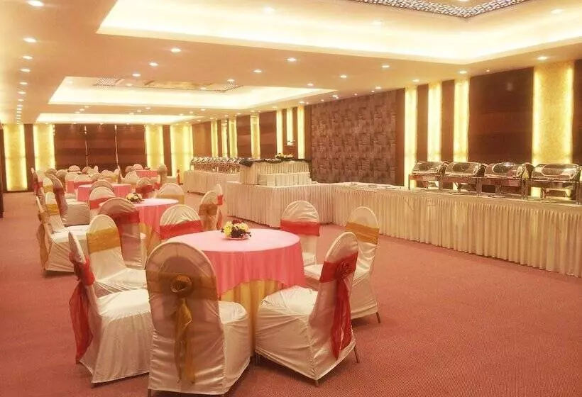 هتل The Byke Suraj Plaza Pure Veg, Thane