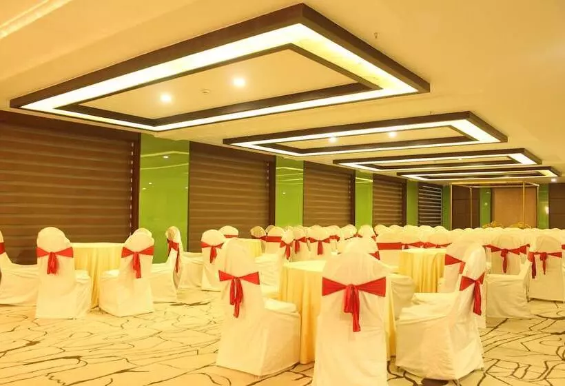 هتل The Byke Suraj Plaza Pure Veg, Thane