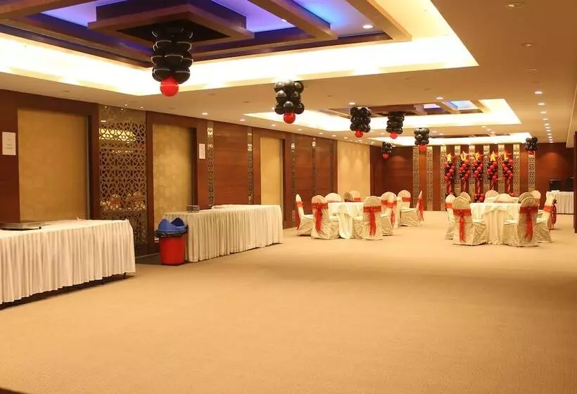 هتل The Byke Suraj Plaza Pure Veg, Thane