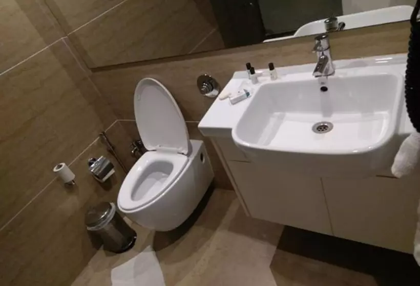 هتل The Byke Suraj Plaza Pure Veg, Thane