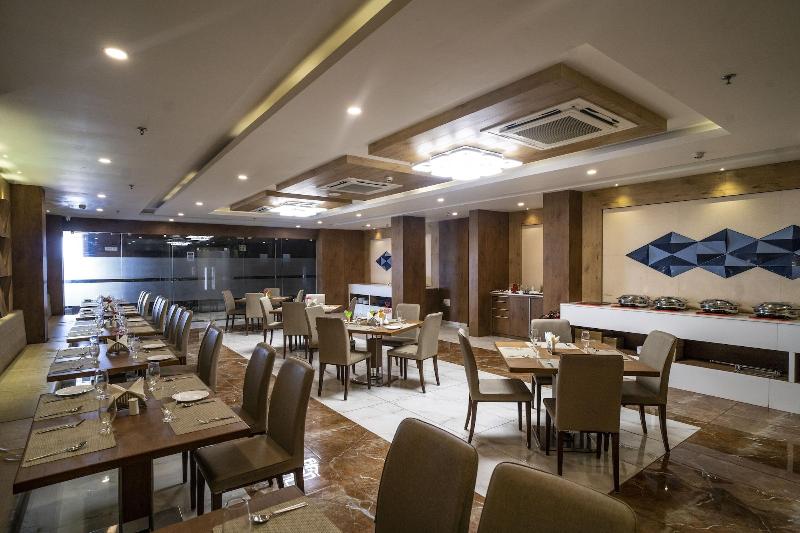 فندق The Fern Residency Somnath