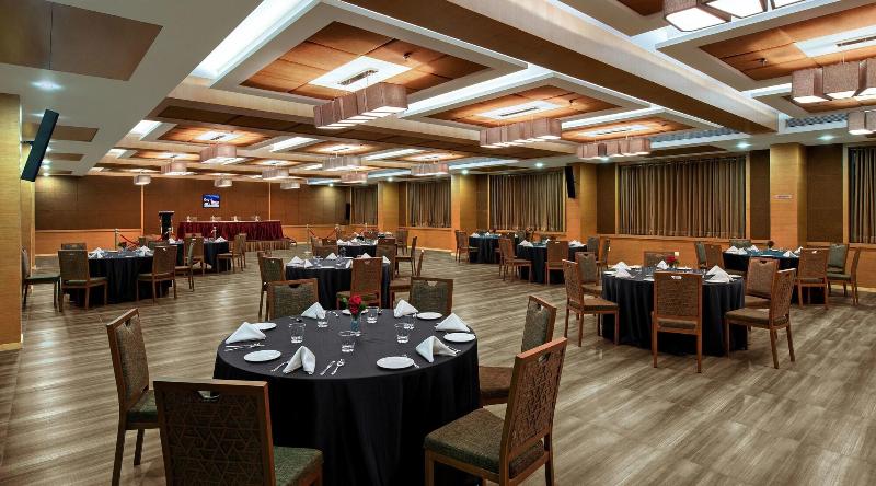 فندق The Fern Residency Somnath