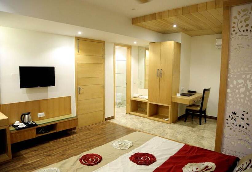 호텔 The Royal Bharti