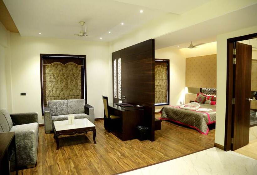 호텔 The Royal Bharti