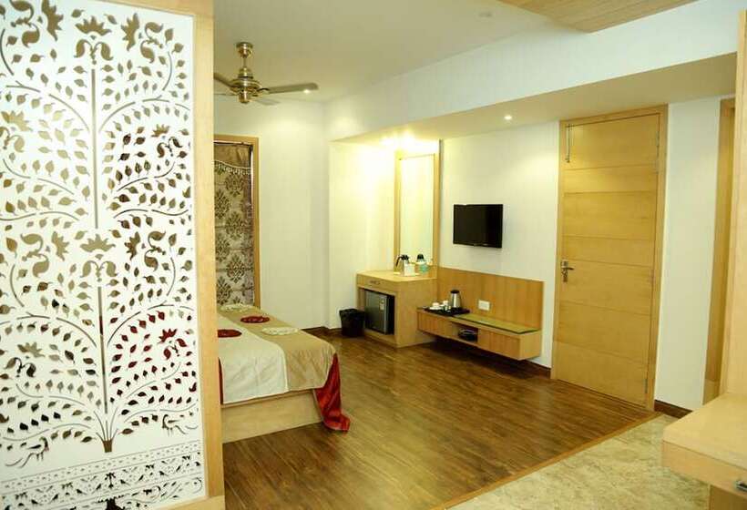 호텔 The Royal Bharti