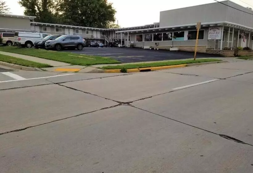 מוטל The Simplicity Inn