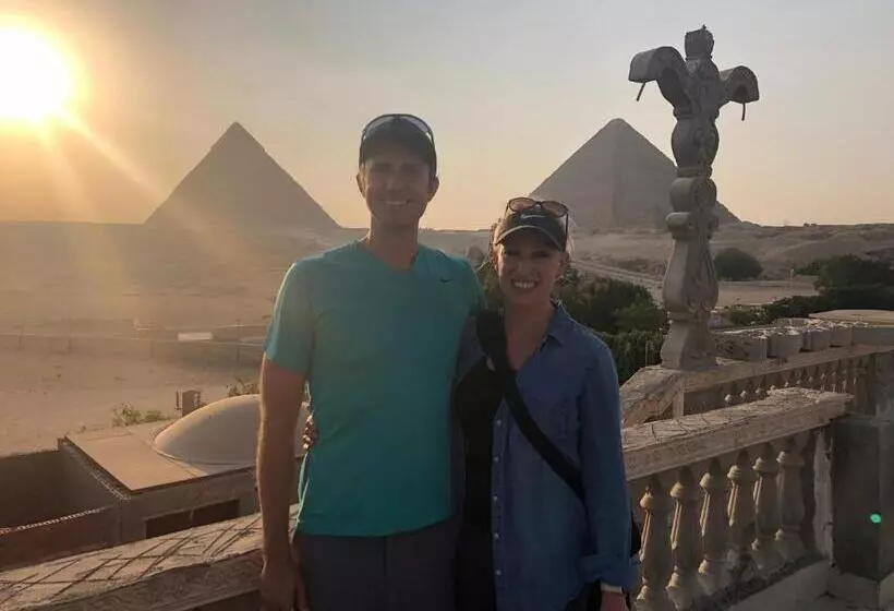 تختخواب و صبحانه Sphinx Palace Pyramids View Inn