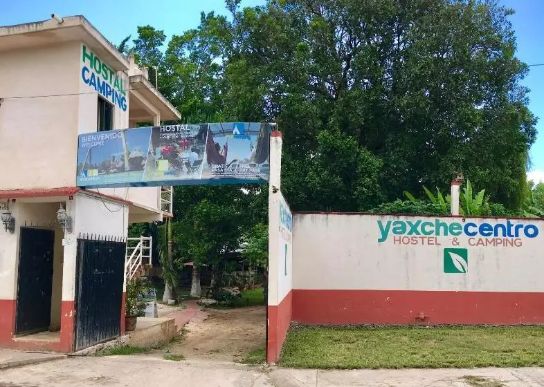 호스텔 Yaxche Centro Hostal Y Camping