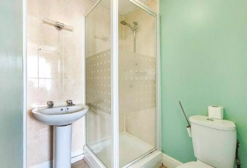 هتل Guest House @ The Bear