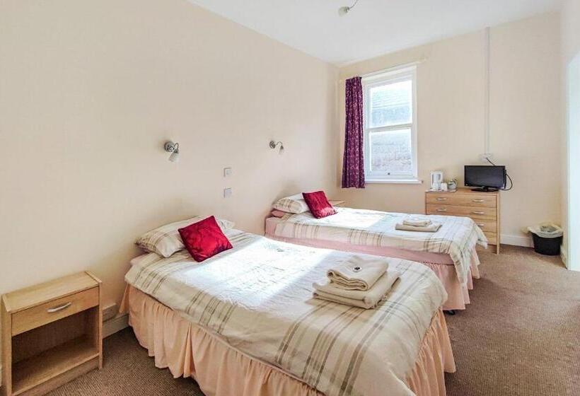 בית מלון כפרי Guest House @ The Bear