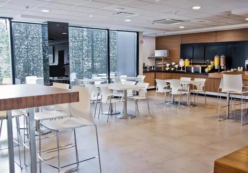 ホテル Holiday Inn Express Mexico City Satelite, An Ihg