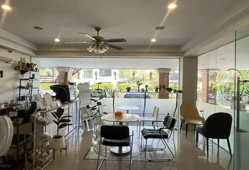 Отель Kaewchantra Mansion