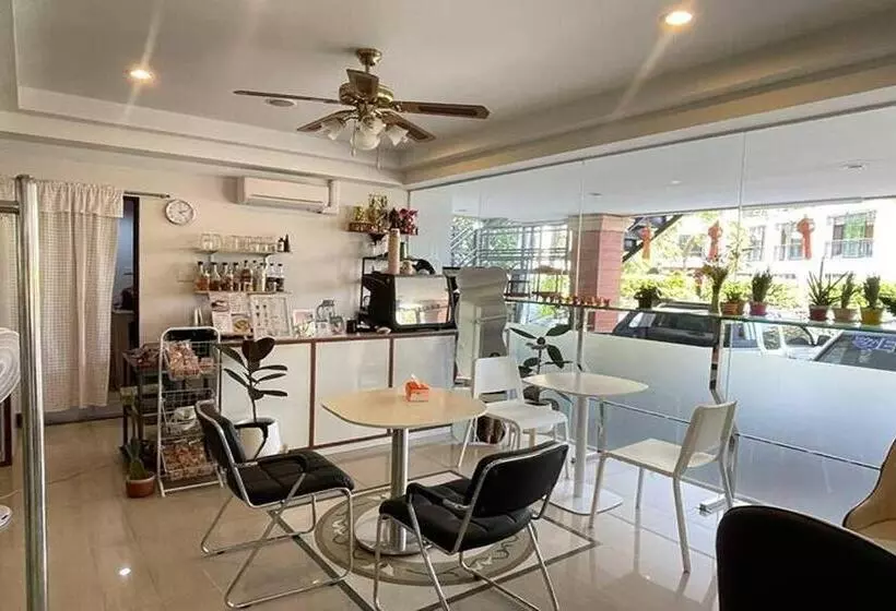 Отель Kaewchantra Mansion