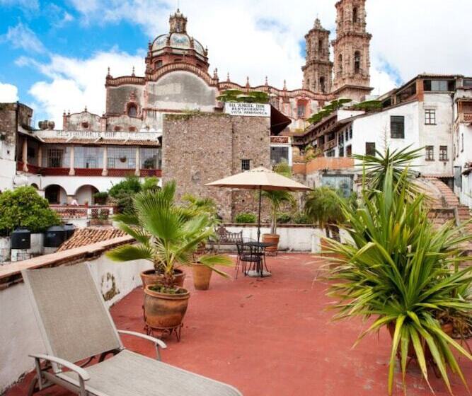 בית מלון כפרי Los Arcos