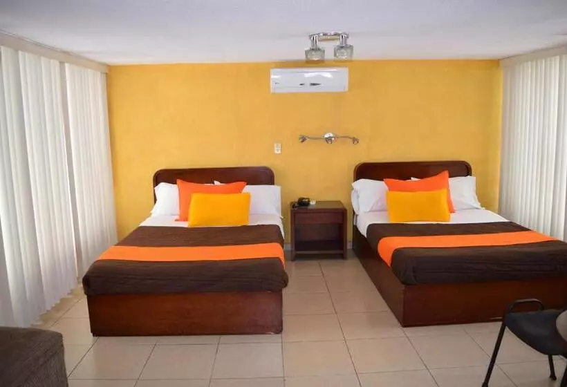 هتل Santa Lucia Del Bosque