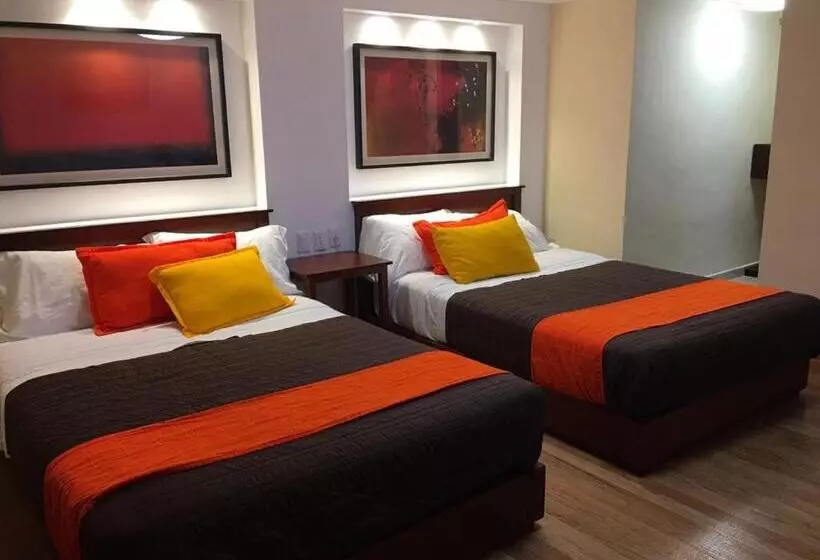 هتل Santa Lucia Del Bosque