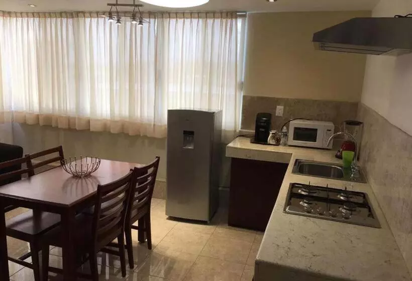 هتل Santa Lucia Del Bosque