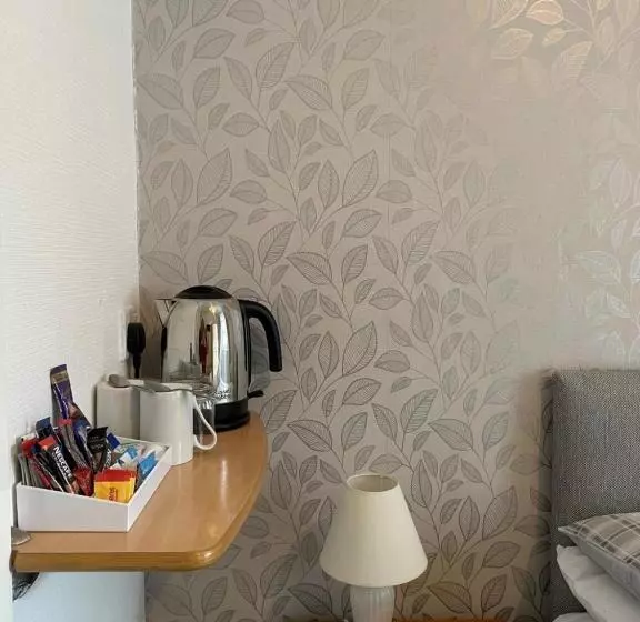 ペンション Tudor Court