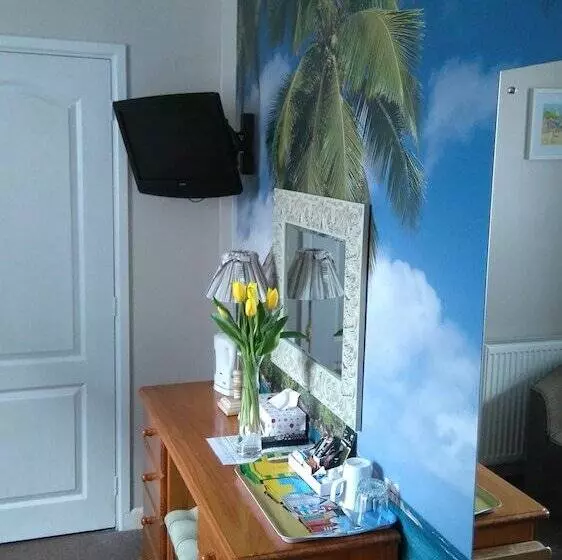 ペンション Tudor Court