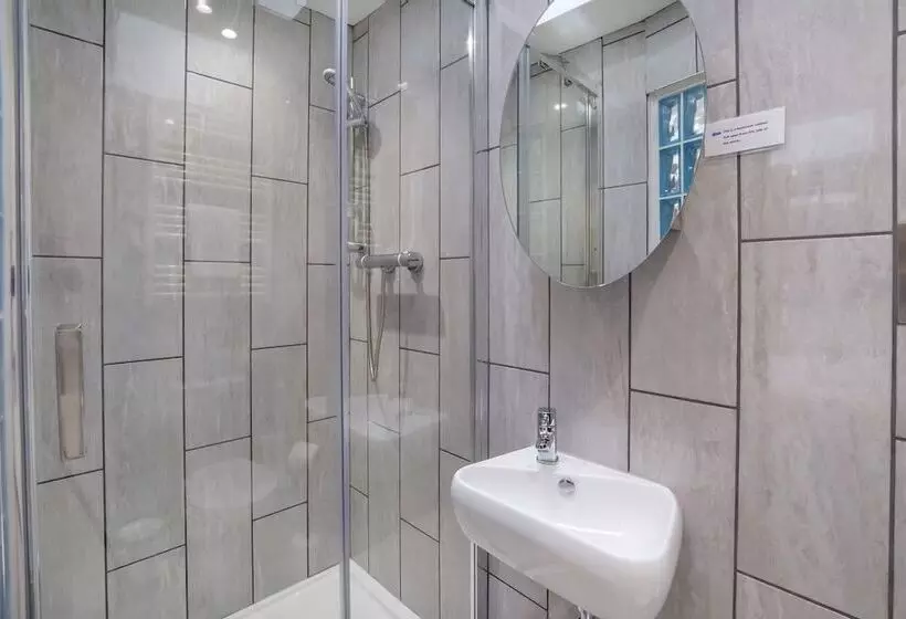 Reubens Court And City Apartments