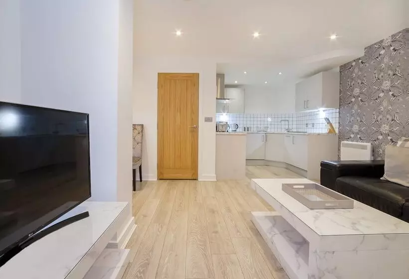 Reubens Court And City Apartments