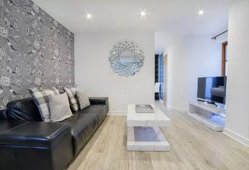 Reubens Court And City Apartments