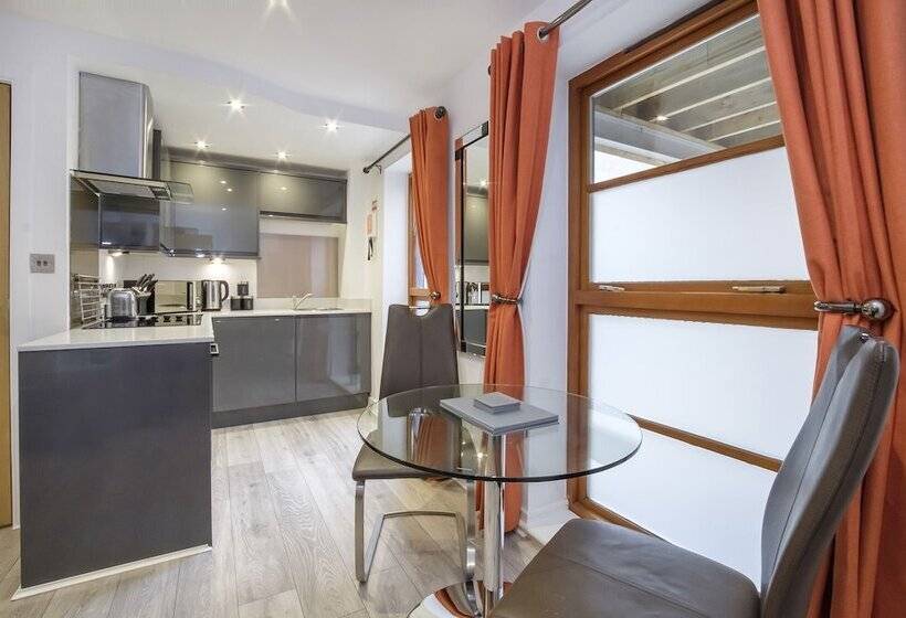 Reubens Court And City Apartments