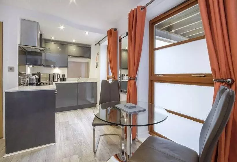 Reubens Court And City Apartments