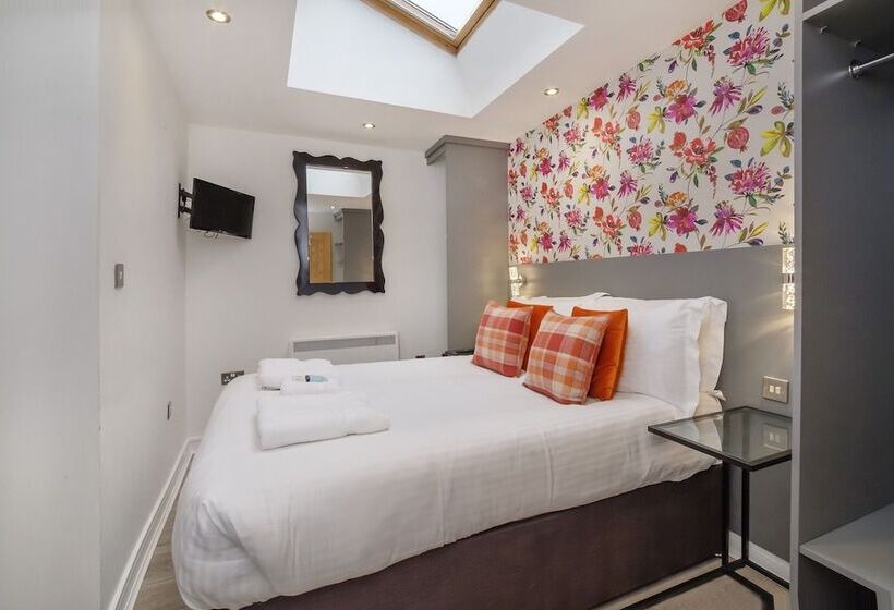 Reubens Court And City Apartments