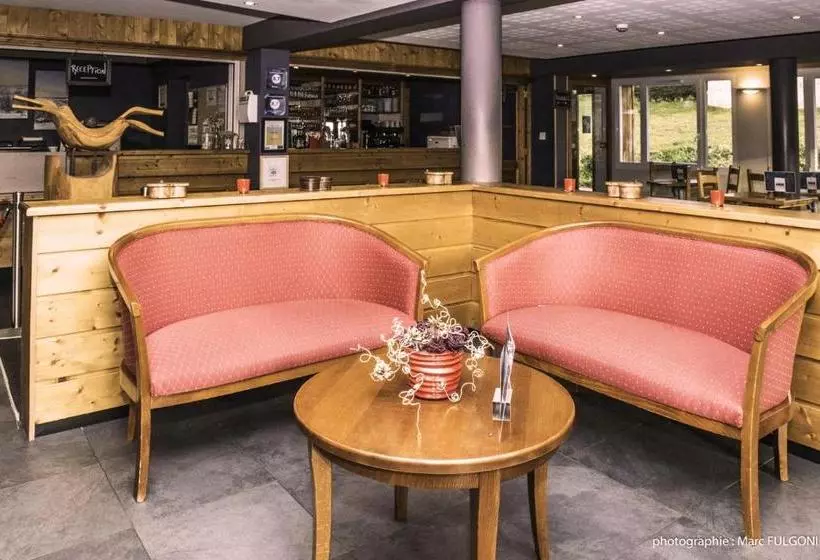 هتل Le Brabant Bar Hôtel Restaurant