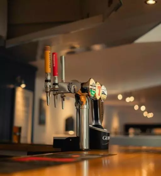 هتل Ballinluig Rooms & Suites