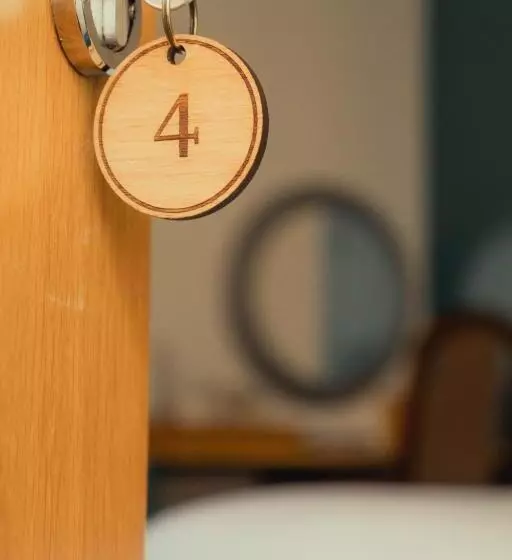 هتل Ballinluig Rooms & Suites