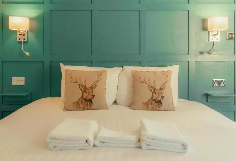 هتل Ballinluig Rooms & Suites