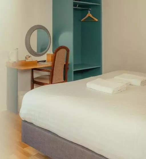 هتل Ballinluig Rooms & Suites