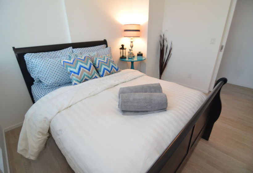 فندق Toronto Escape - The Diamond Suite