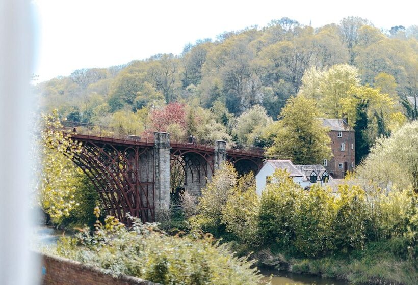 Ironbridge View Townhouse