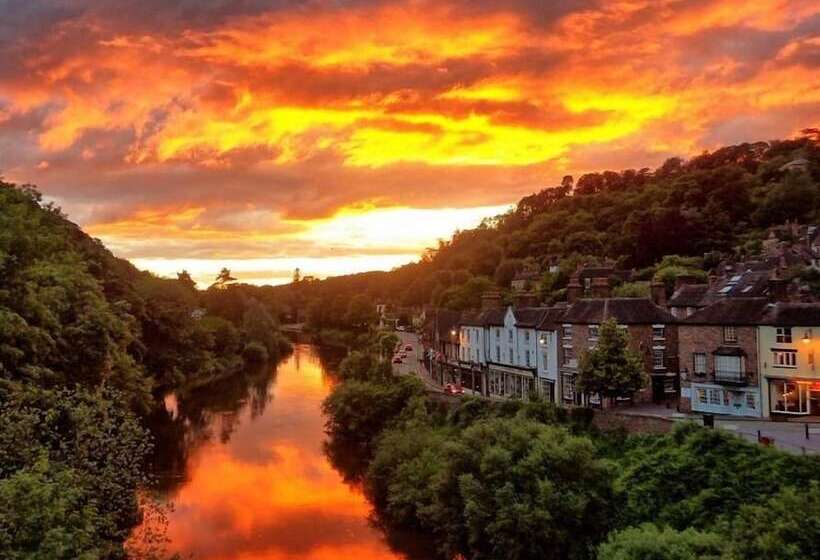 Ironbridge View Townhouse