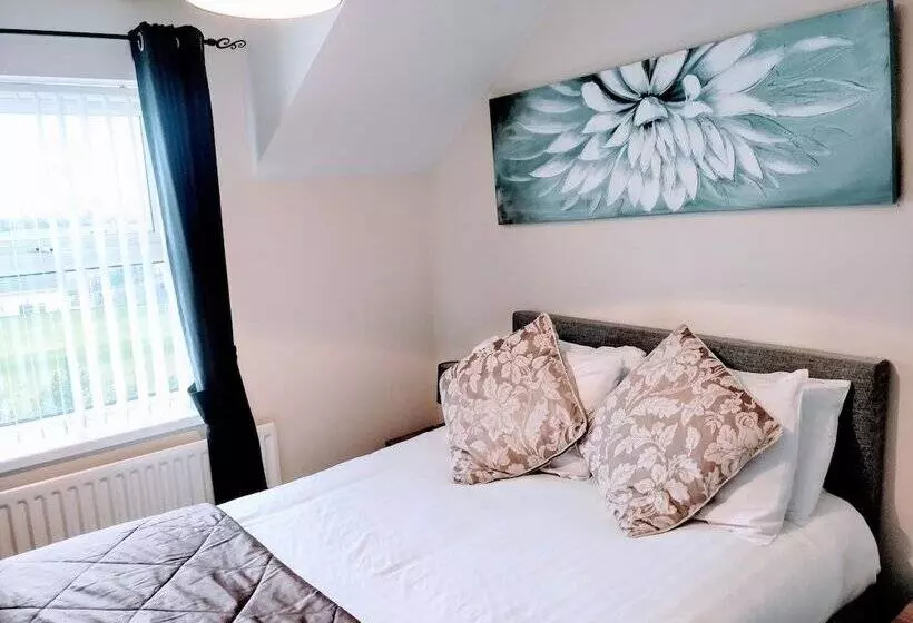 Millie And Charley S Apartments