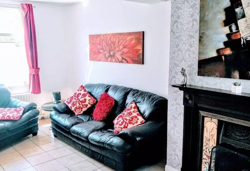 Millie And Charley S Apartments