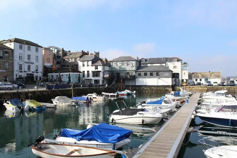 Pensão Camelot Guest House