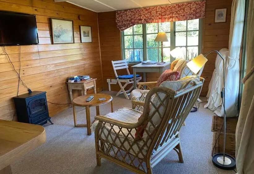 膳宿费 The Lodge On The Marsh