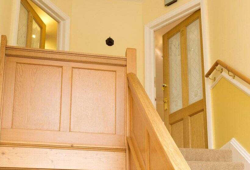 Poplar House Serviced Apartments